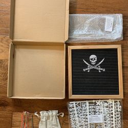 Halloween Changeable black felt letter board