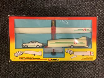 Corgi Glider and Trailer Gift Set No. 12
