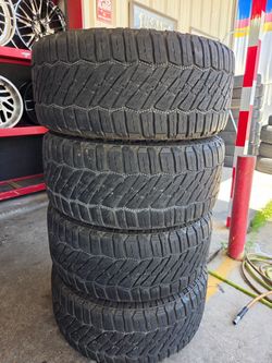33x12.50/20” MILESTAR , Like New