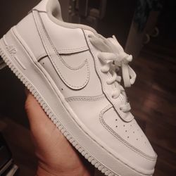 AF1 SIZE 7 Y 