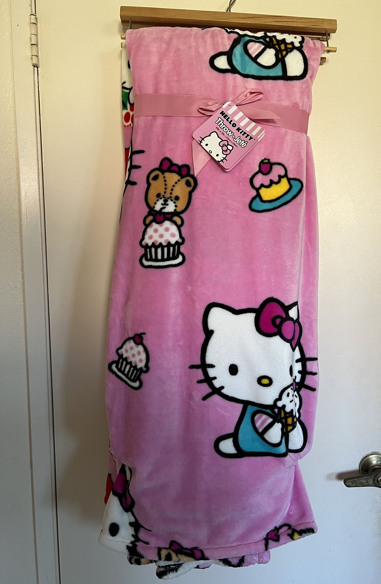 Hello Kitty Blanket