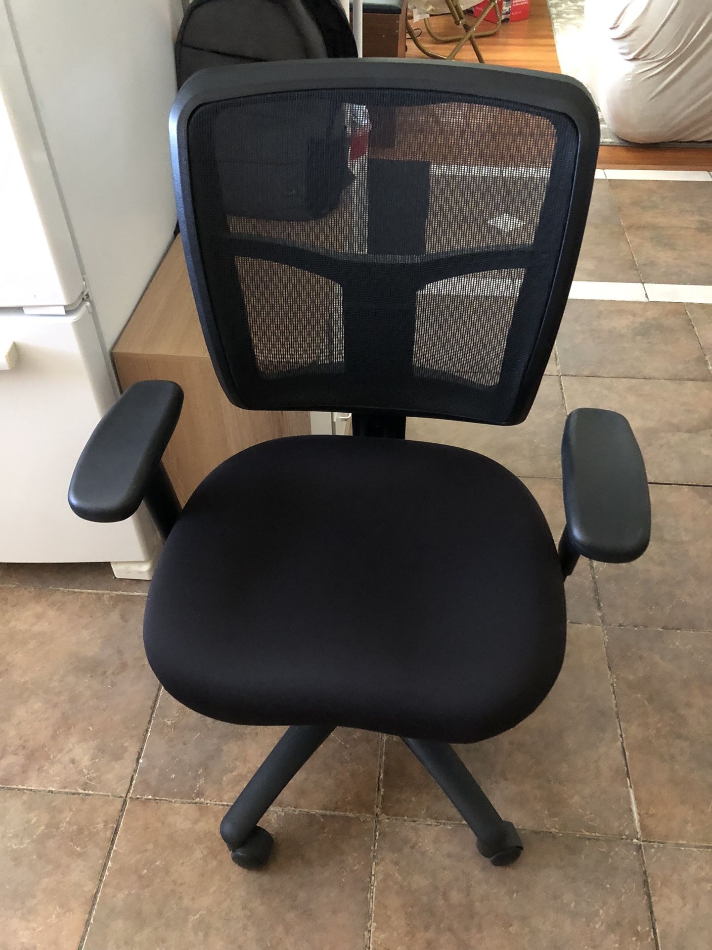 Excellent Office Executive Chair Used lightly at company Office Clean Sturdy