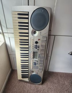 Yamaha piano keyboard 61 keys touch sensitive