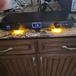 Panamax M4300-PM Home Theater Power Line Conditioner Surge Protector 