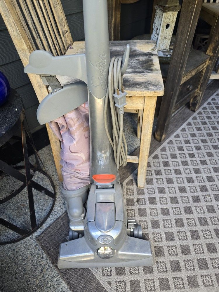 FREE - Kirby Vacuum (for parts OR you fix)