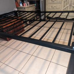 Full Bed Metal Sturdy Frame 
