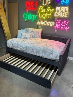 DAY BED FOR SALE (AVAILABLE IN KING*) !!NO CREDIT NEEDED !! TAKE IT HOME TODAY!! 🚛 SAME DAY DELIVERY AVAILABLE 🚚 Se Habla Español