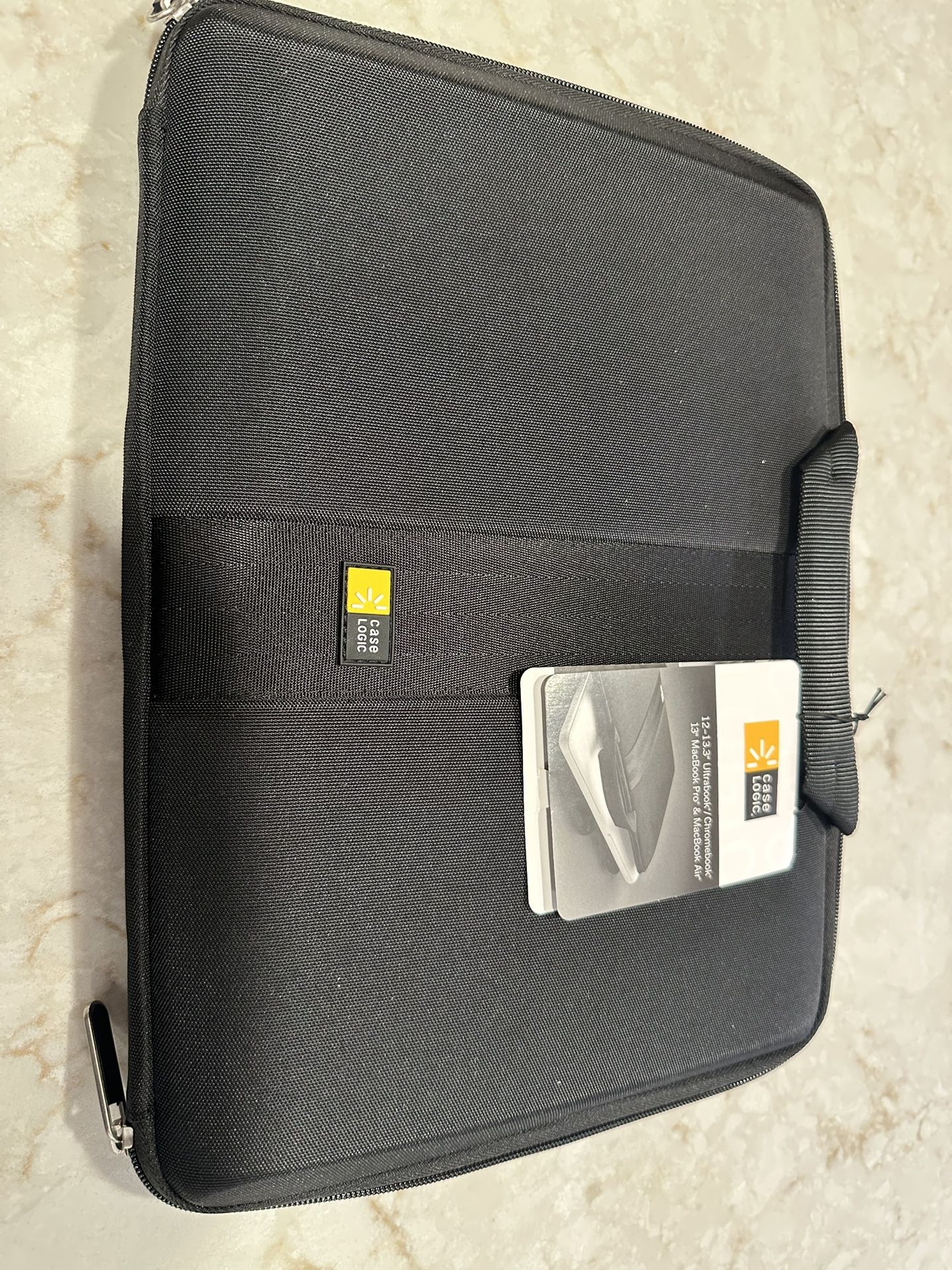 11”-13,3” Ultrabook / Chromebook - 12” MacBook Pro & MacBook Air Case By Case Logic