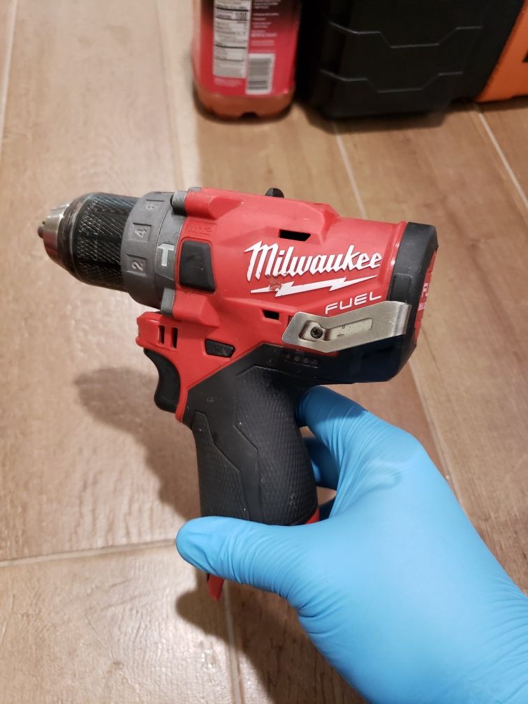 Milwaukee Fuel M12 Hammer Drill