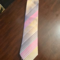 REAL GUCCI MEN’S TIE - Beautiful!