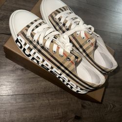 Burberry Shoes 