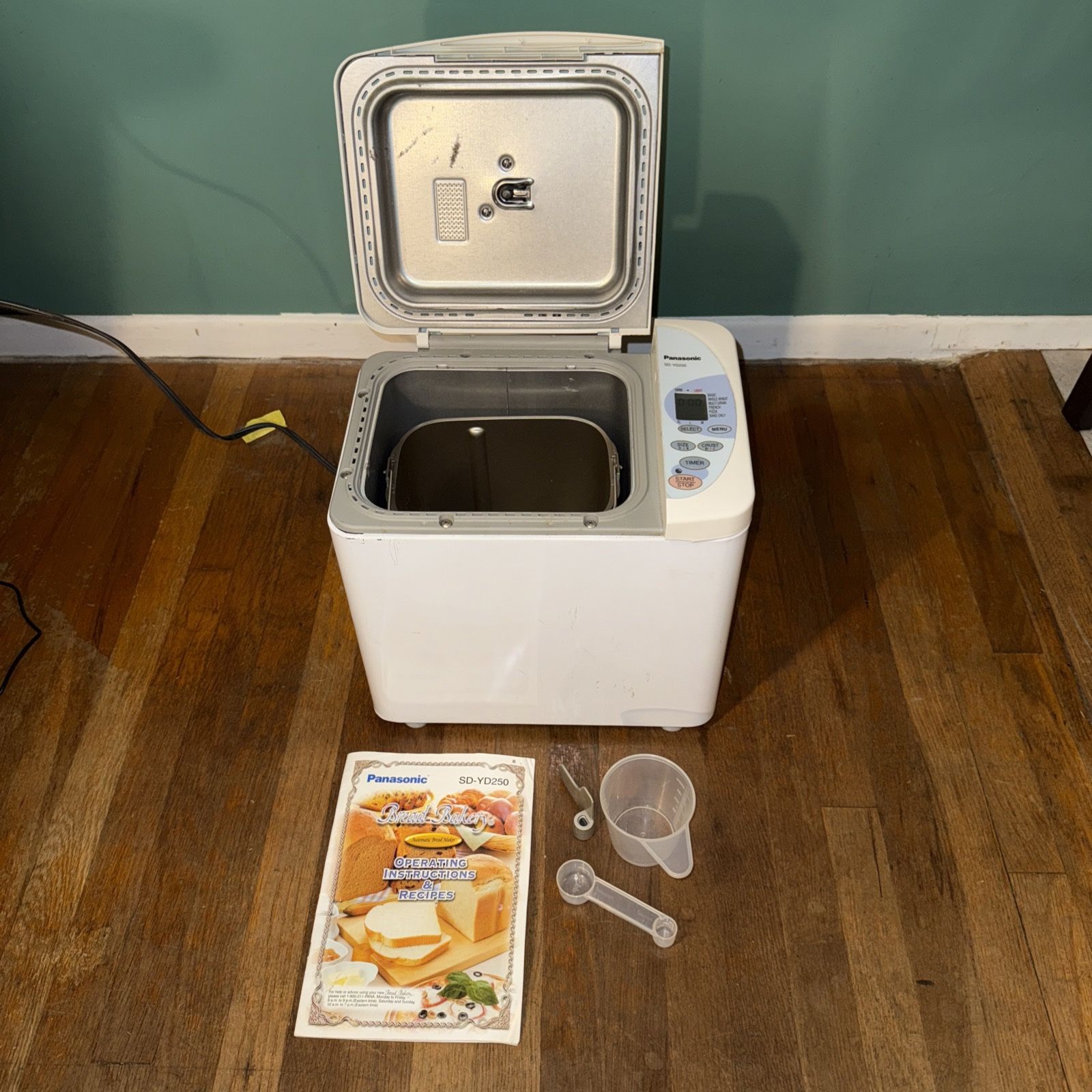 Panasonic Automatic Bread Maker SD-YD250 Machine w Yeast Dispenser Tested Works