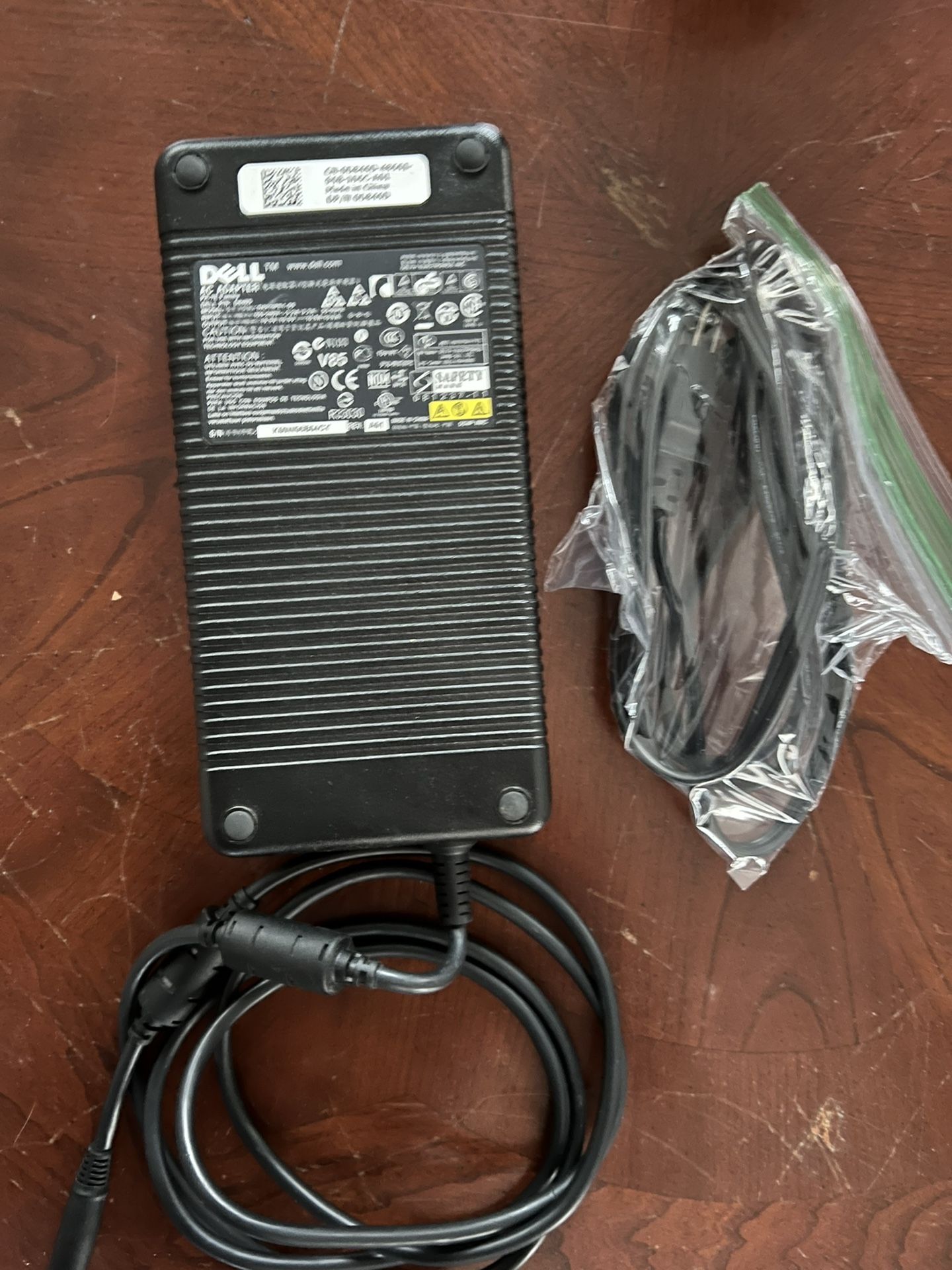 Dell PA-7E - 210W 19.5V 10.8A 5mm Tip AC Power Adapter Charger Item#: PA-7E Condition: Refurbished Category: AC Adapter Max Power: 210W Connector: 7.4