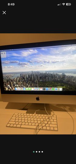 Apple - 21.5" iMac® with Retina 4K display - Intel Core i3 (3.6GHz) - 8GB Memory - 256GB SSD - Silver