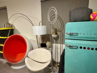 Round ball chair 60s MCM style design