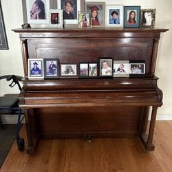 Free - Great Sounding Upright Piano