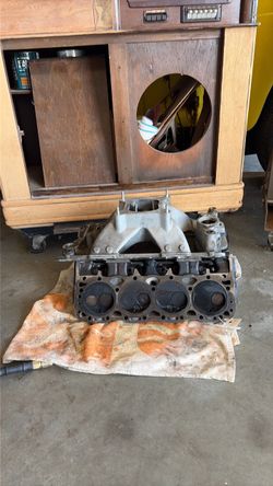 Small block Chevy high rise manifold