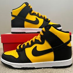 Nike Dunk High Reverse Goldenrods