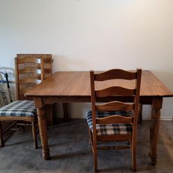 Table And  4 Chairs With Leaf 