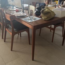 Mid Century  Dinning Extendable Table For 6