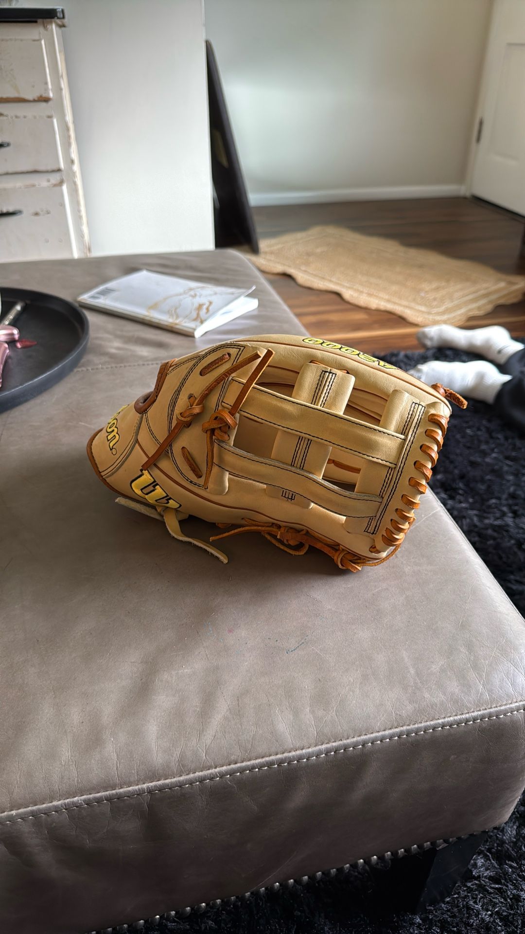 A-2000 Outfield glove 12.75