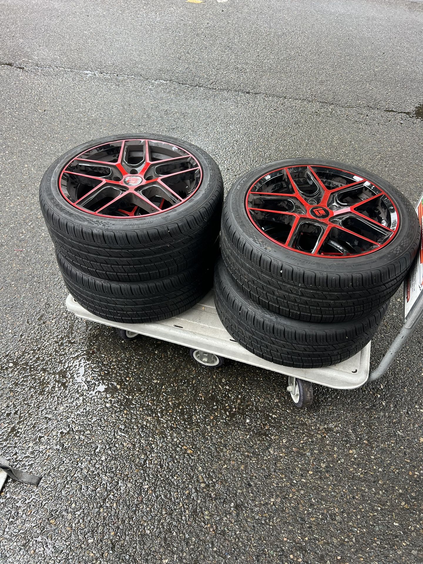 18” TOUREN® - TR79  Gloss Black with Red Tint end tires245/40ZR18