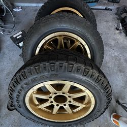 20x9 8x180 Fuel maverick wheels