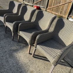 4 Chairs 