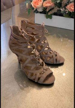 Women’s heels size 9