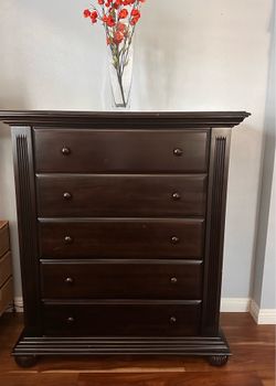 Dresser
