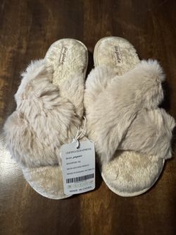 New Beige Fluffy Slippers US 7