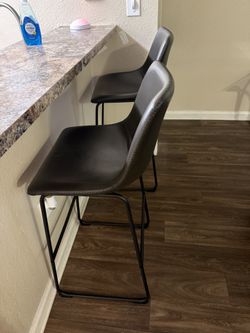 Grey Counter Top Bar Stools