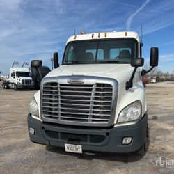 2013 Freightliner Cascadia 113