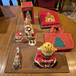 Seven pieces of brand new christmas home decor