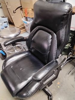 La-Z-Boy Manager's Office Chair With Active Lumbar Used $60 Or Best Offer