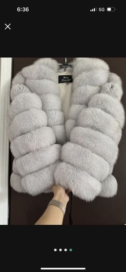 Beautiful Women’s Fur Coat! 