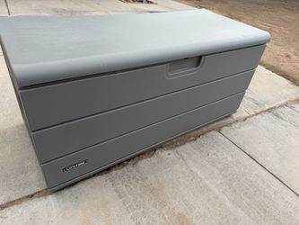 STORAGE BOX (some scuff for movement)