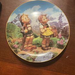 Little Explorers M.I Hummel Plate