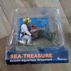 Aquarium Decor: Artificial Coral, Plant, Diver, And Shells