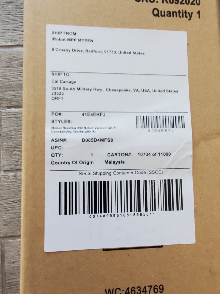 NEW -iRobot Roomba Vacuum- In Unopened Box- Model 692