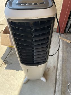 Honeywell 700 CFM Compact Spot Fan & Humidifier, Indoor Portable Evaporative Air Cooler, Swamp cooler, Remote Control (White) 