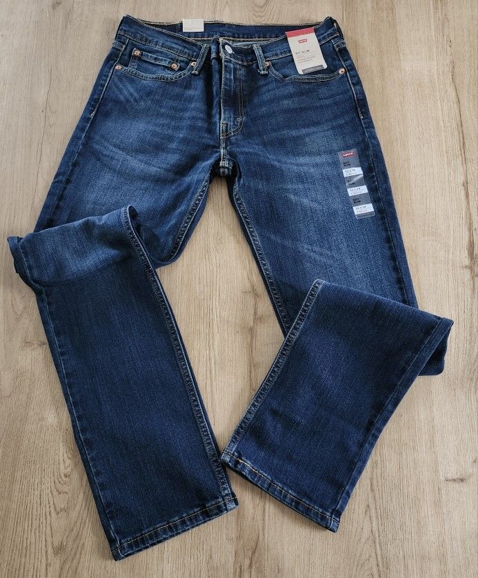 NEW Levis Jeans 32 X 34 Slim