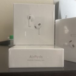 AirPods (3rd Gen) With MagSafe Charging Case 