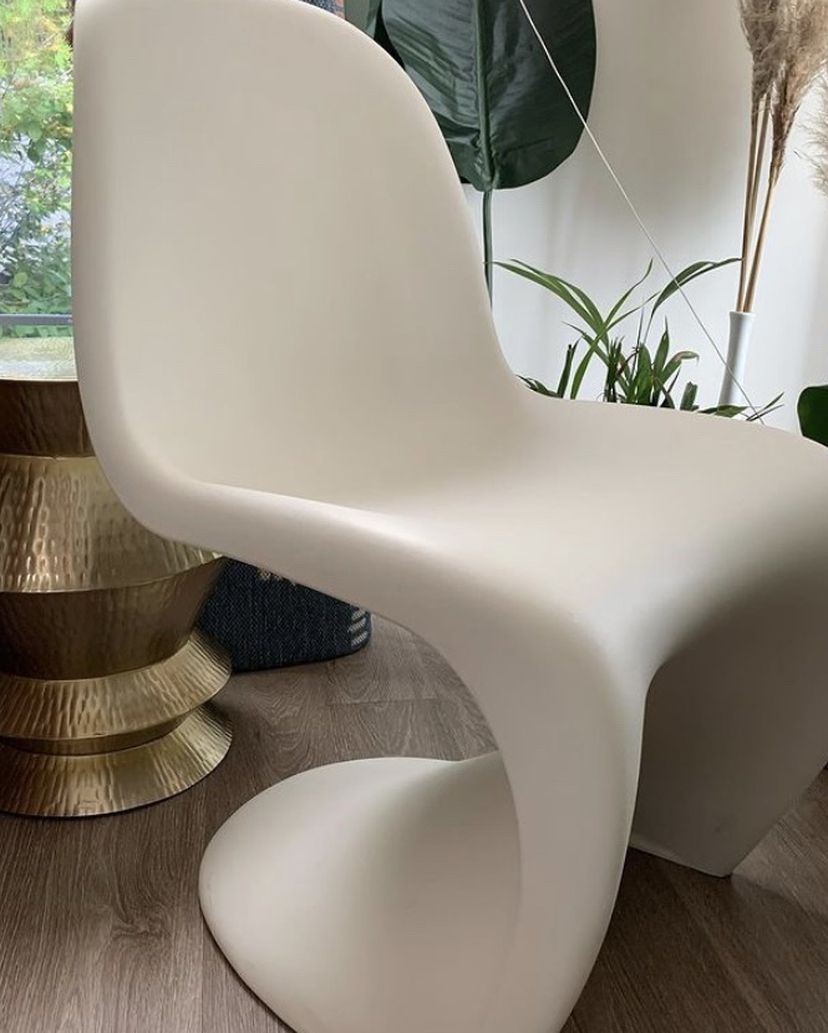 S-curve modern Panton chairs