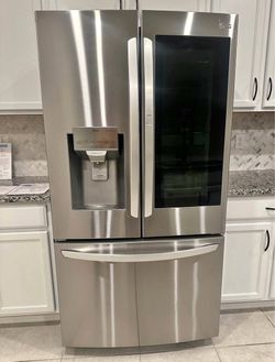 LG Refrigerator Large Capacity, Dual Ice, Door in Door View.