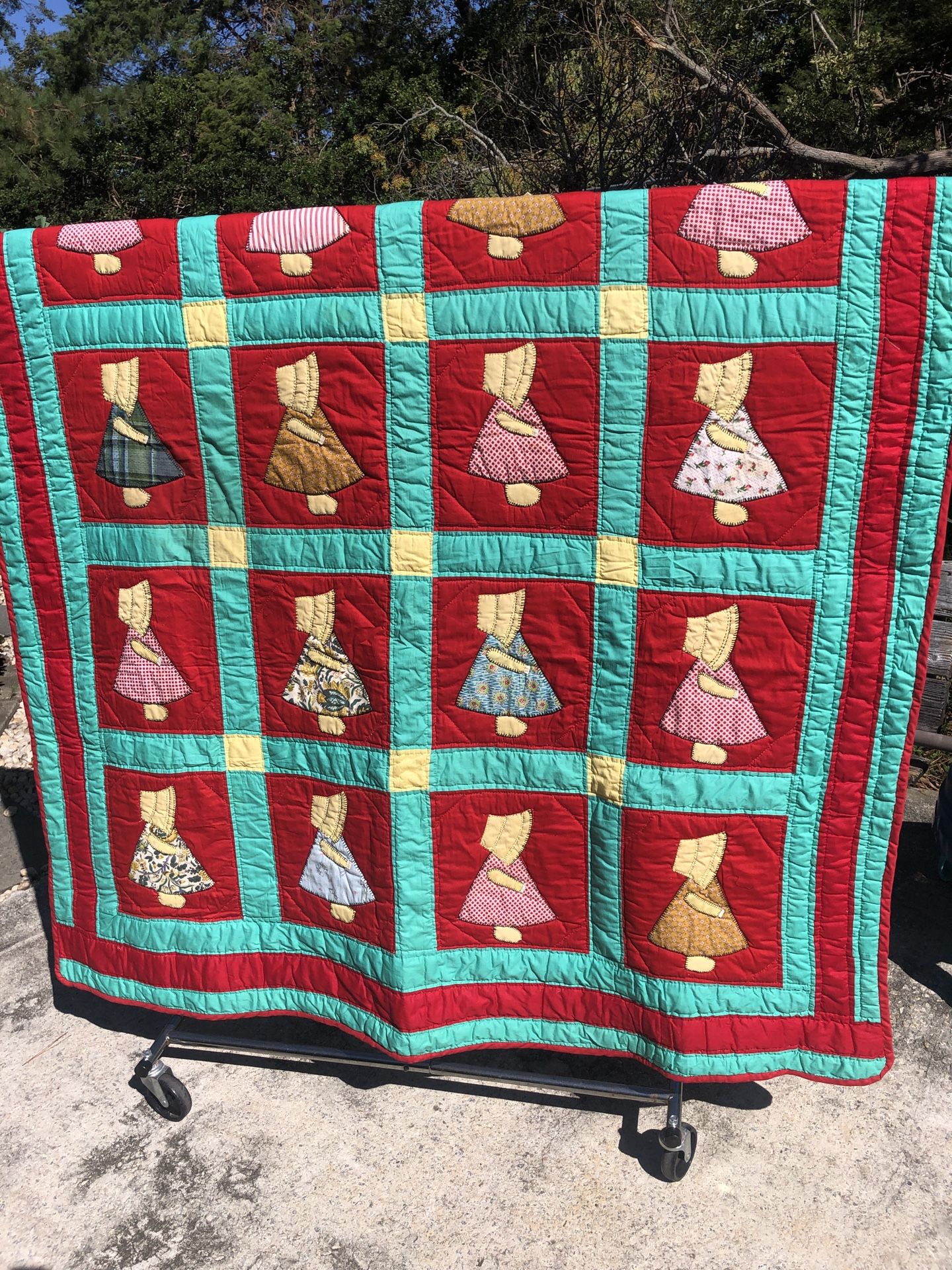 88”x68” BRILLIANT Vintage Hand-stitched Bonnet Sue Patchwork Quilt