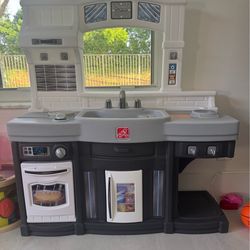 Kids toy kitchen