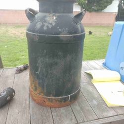 VINTAGE METAL MILK CAN
