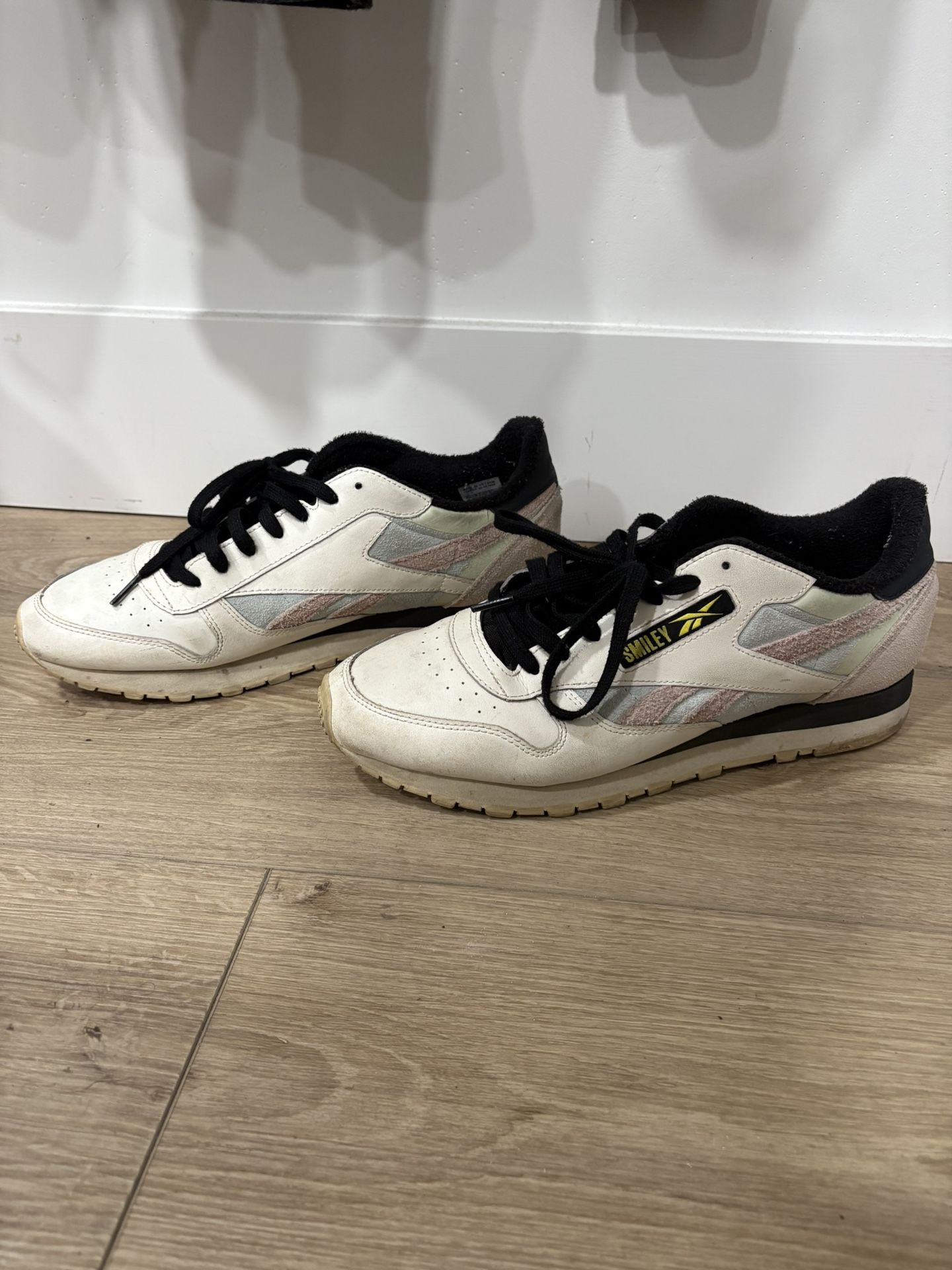 Mens Reebok Classic Leather Smiley 50th Anniversary