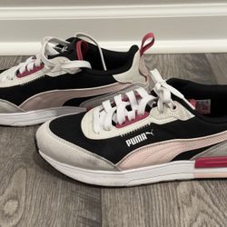 Womens Puma R22 Black Chalk Pink Sneakers Size 8.5